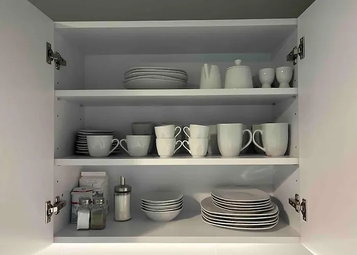 Apartamento N14 Enjoy Apartments, Ac ,quiet Street, Two Bedrooms Sleeps 6, Very Spacey