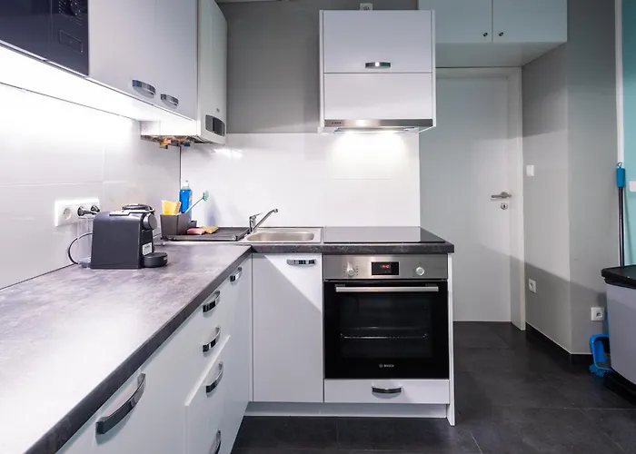 Apartamento N14 Enjoy Apartments, Ac ,quiet Street, Two Bedrooms Sleeps 6, Very Spacey Viena