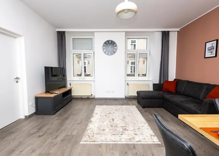 N14 Enjoy Apartments, Ac ,quiet Street, Two Bedrooms Sleeps 6, Very Spacey *