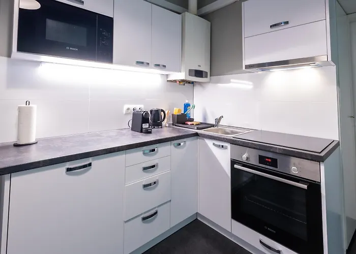 N14 Enjoy Apartments, Ac ,quiet Street, Two Bedrooms Sleeps 6, Very Spacey